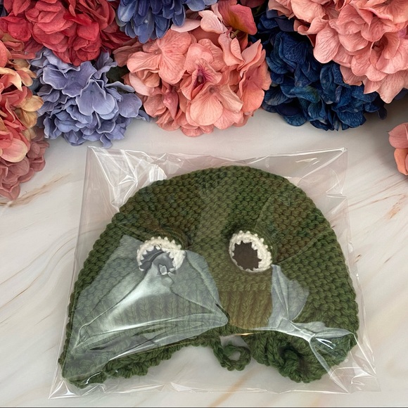 Green Frog Knit Beanie with Long Tassel Ties - Picture 14 of 16